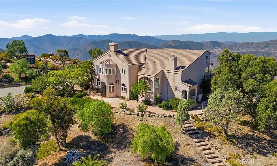 10827 Pacific View Dr