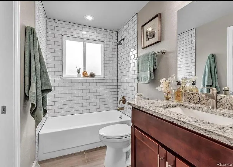6261 W 74th Pl — Photo 10