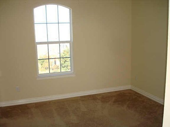 3rd image of 2306 Queen Morgan Ln