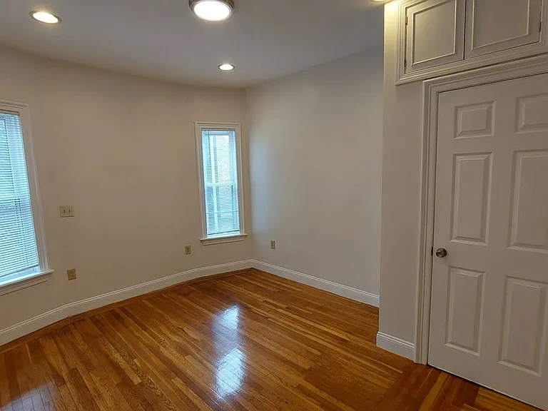 167 King St #2 — Photo 11