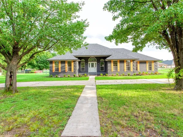 2818 Oakview Rd, Fort Smith, AR 72908