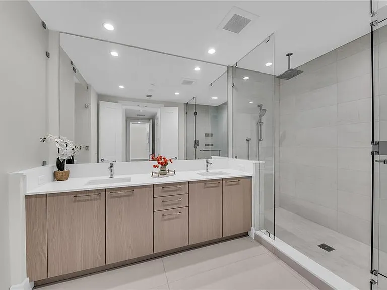 275 1st Ave S #1904 — Photo 35