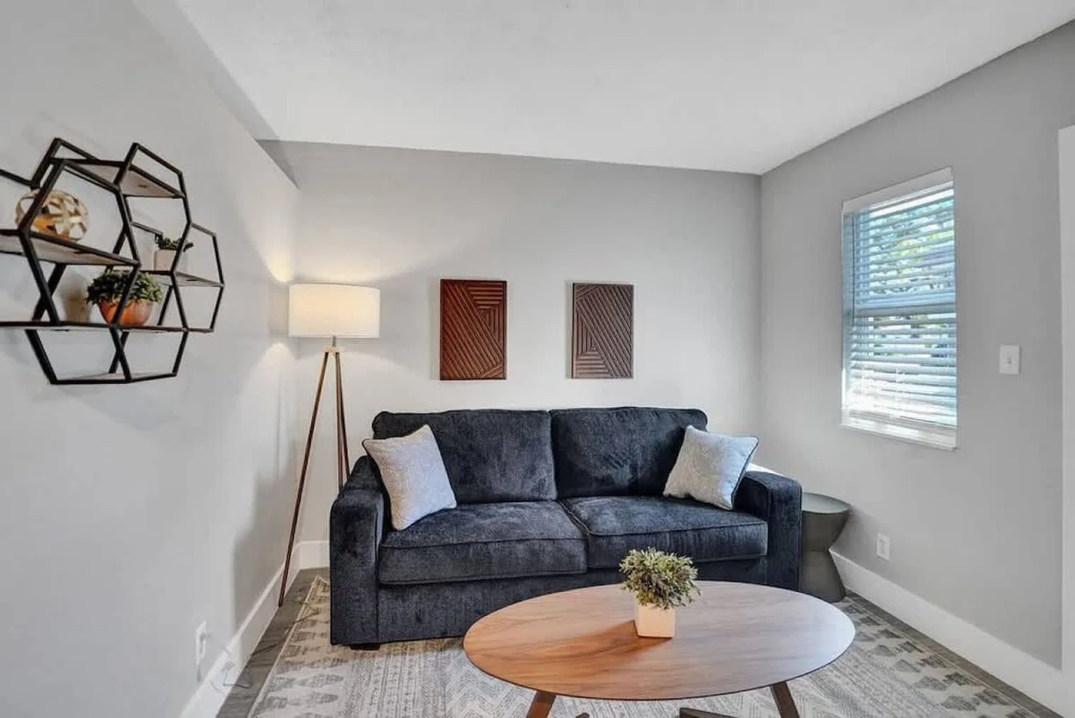 1 bed, 1.0 bath, 613 sqft, $2,828 — Photo 1