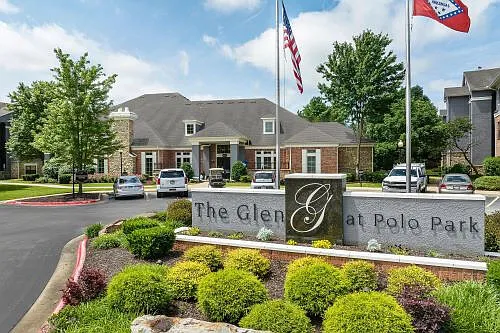 Glen at Polo Park — Photo 2