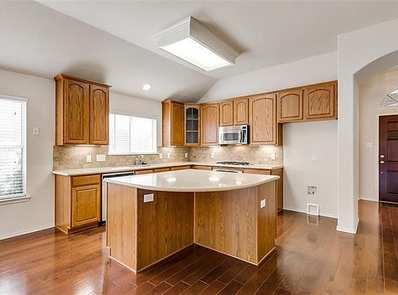 4th image of 2836 Fontana