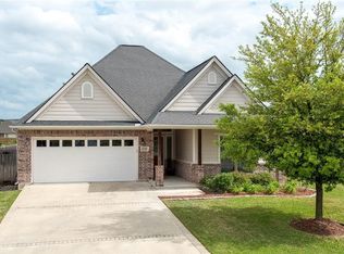 230 Passendale Ln, College Station, TX 77845