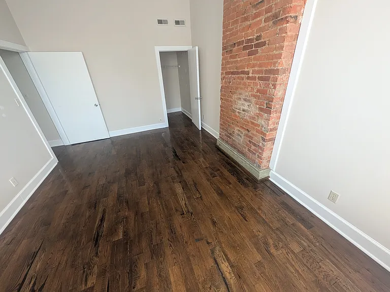 311 E 13th St #3 — Photo 6