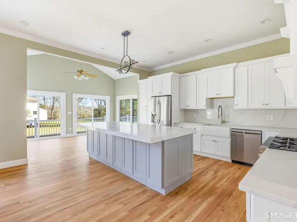 106 C Comstock Hill Avenue, Norwalk, CT 06850