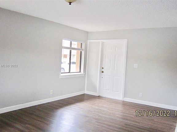 3rd image of 102 Wimbledon Lake Dr #102