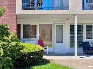 224 W Walk, West Haven, CT 06516