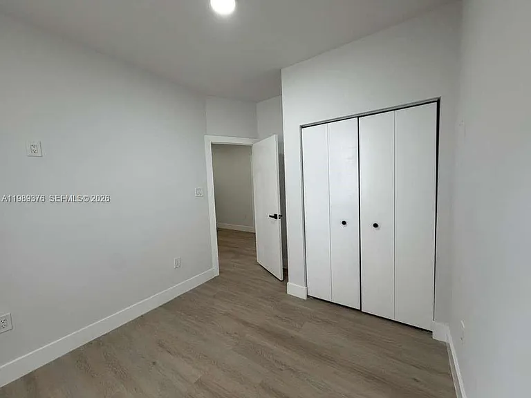 2425 SW 6th St #10 — Photo 9