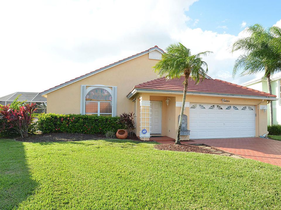 Home For Sale In Lakes At Boca Raton