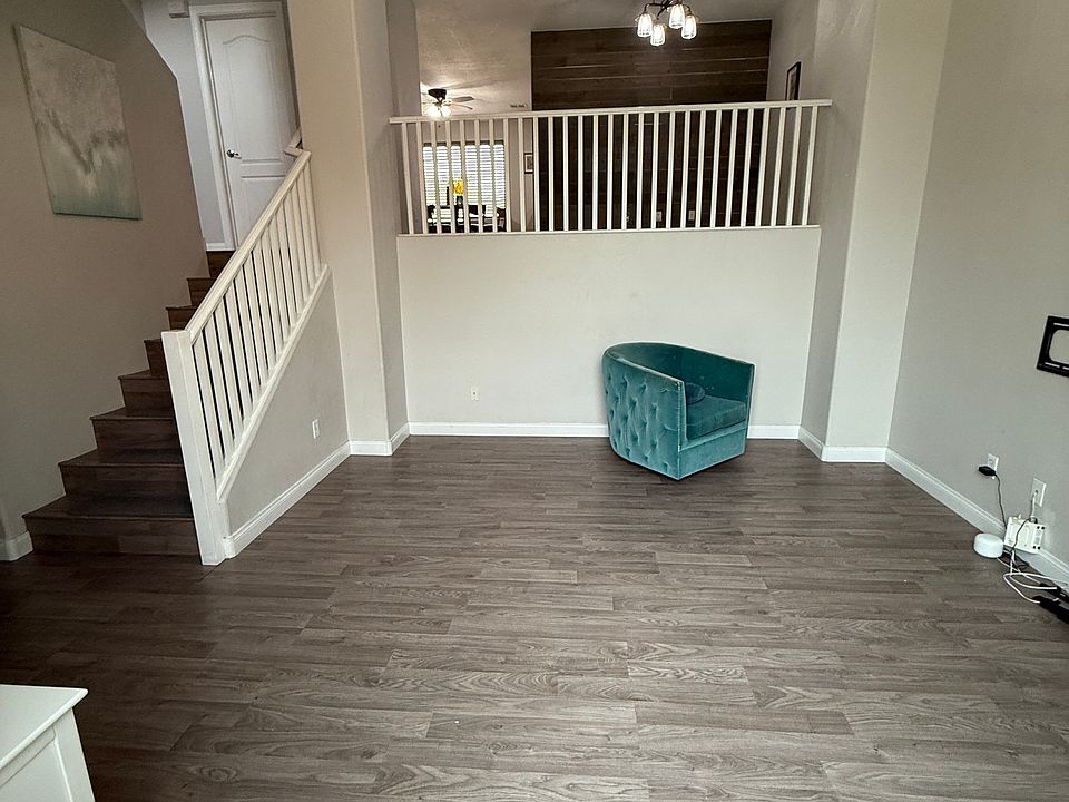 1st image of 314 Vista Heights Ln