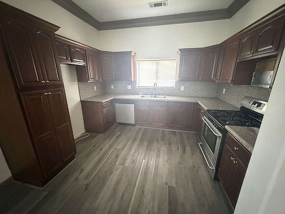 4th image of 1113 Marmara Ave