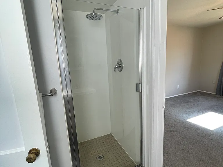 1059 Racine St — Photo 13