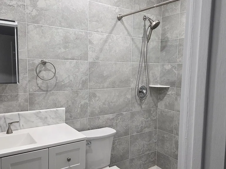 311 SW 12th Ct — Photo 5