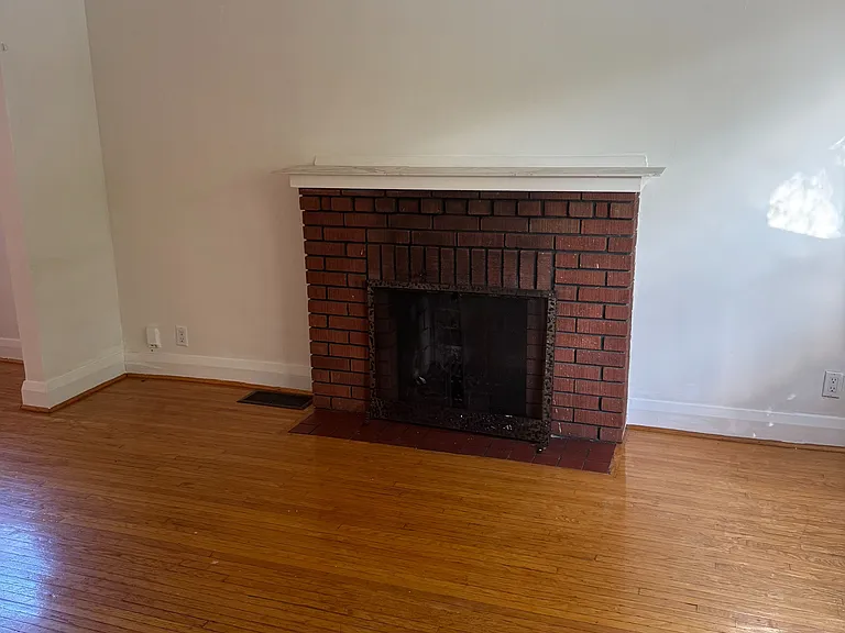32 Newton Dr — Photo 8