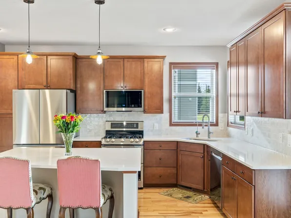 1830 Spring Creek Dr, Carver, MN 55315