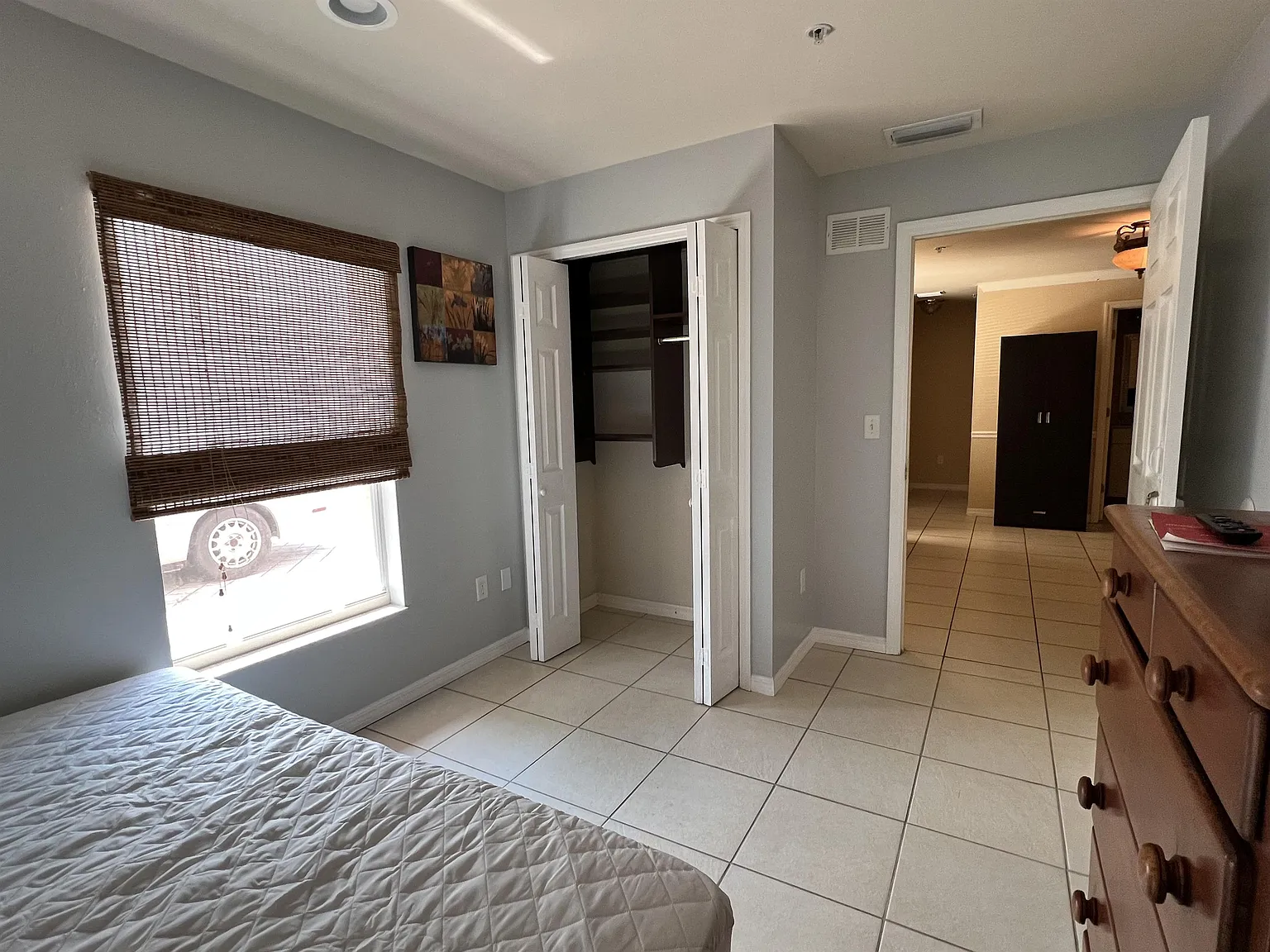 2925 Montclaire Ave Duplex - Unit B RM # 1 — Photo 4