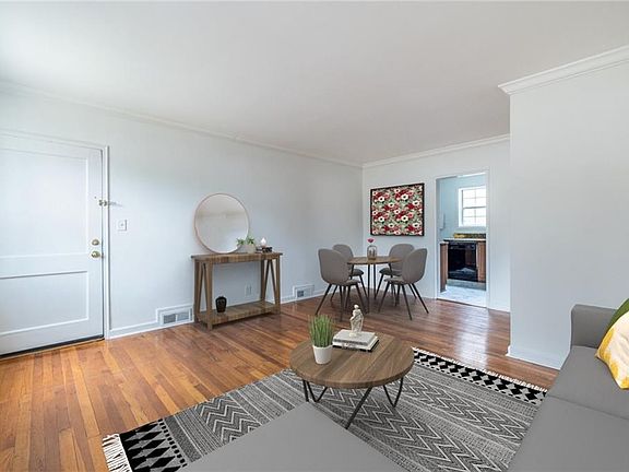 3rd image of 417 Willow Ln APT 2