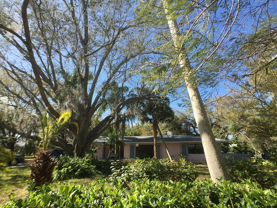 1st image of 3001 Golfview Dr