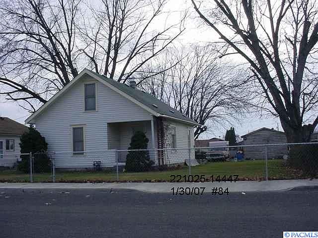 2nd image of 1417 Federal Way