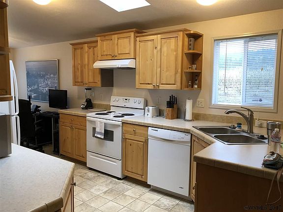 5th image of 812 SE Kingwood Ave