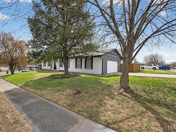 2nd image of 423 Quentin Dr