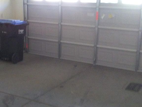 3rd image of 213 Shy Dandelion St