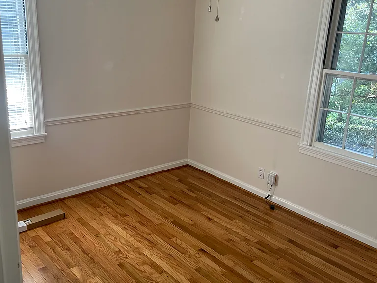 4217 Oxford Rd — Photo 10