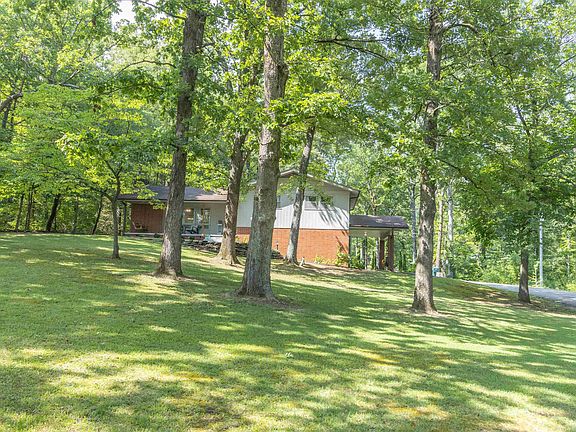 3rd image of 100 Mollie Dr