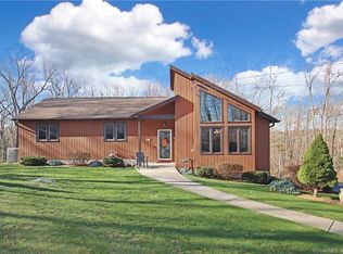 36 Oakcrest Rd, Oxford, CT 06478