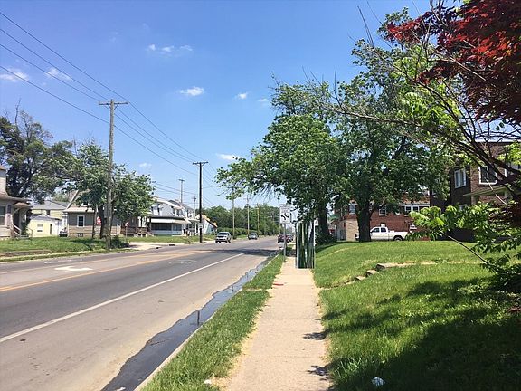 5th image of 1927 Sullivant Ave