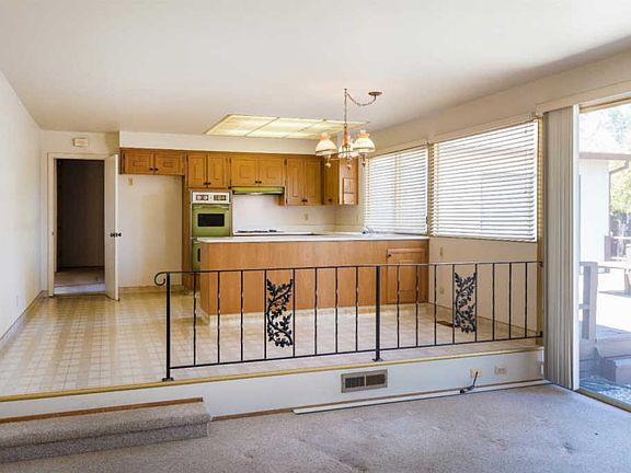 5th image of 571 Tioga Ct