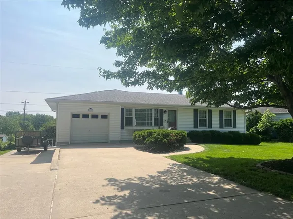 6107 N Woodland Ave, Kansas City, MO 64118