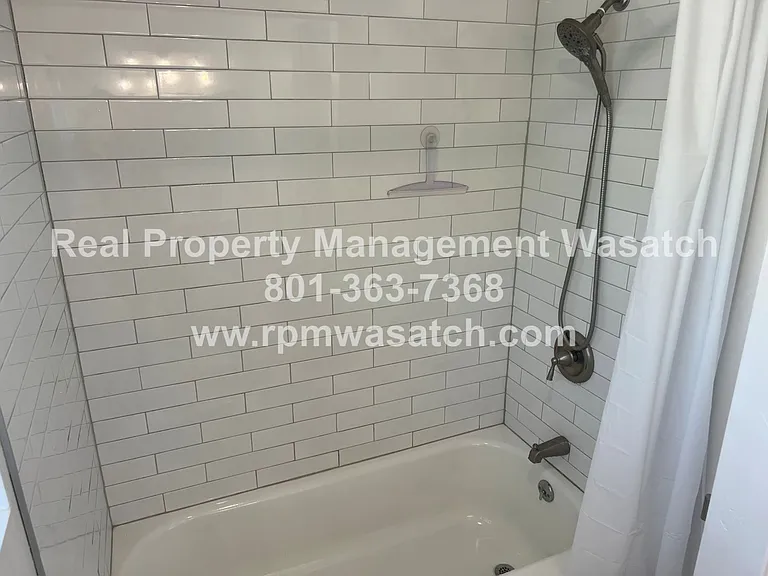 1388 Country Ln — Photo 26