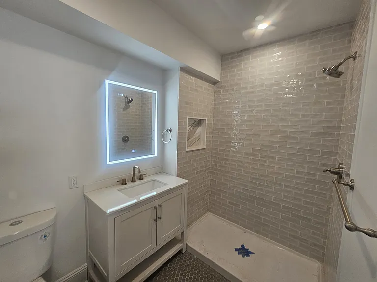 2949 Fairfield Ave #2 — Photo 9