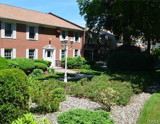 1st image of 124 Parkside Dr Unit 124