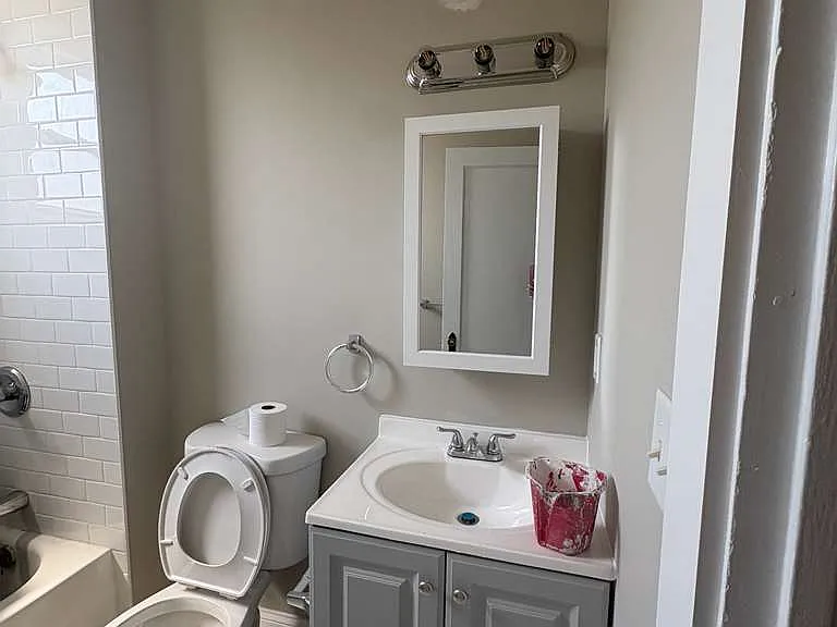 854 Pennington St #2L — Photo 7