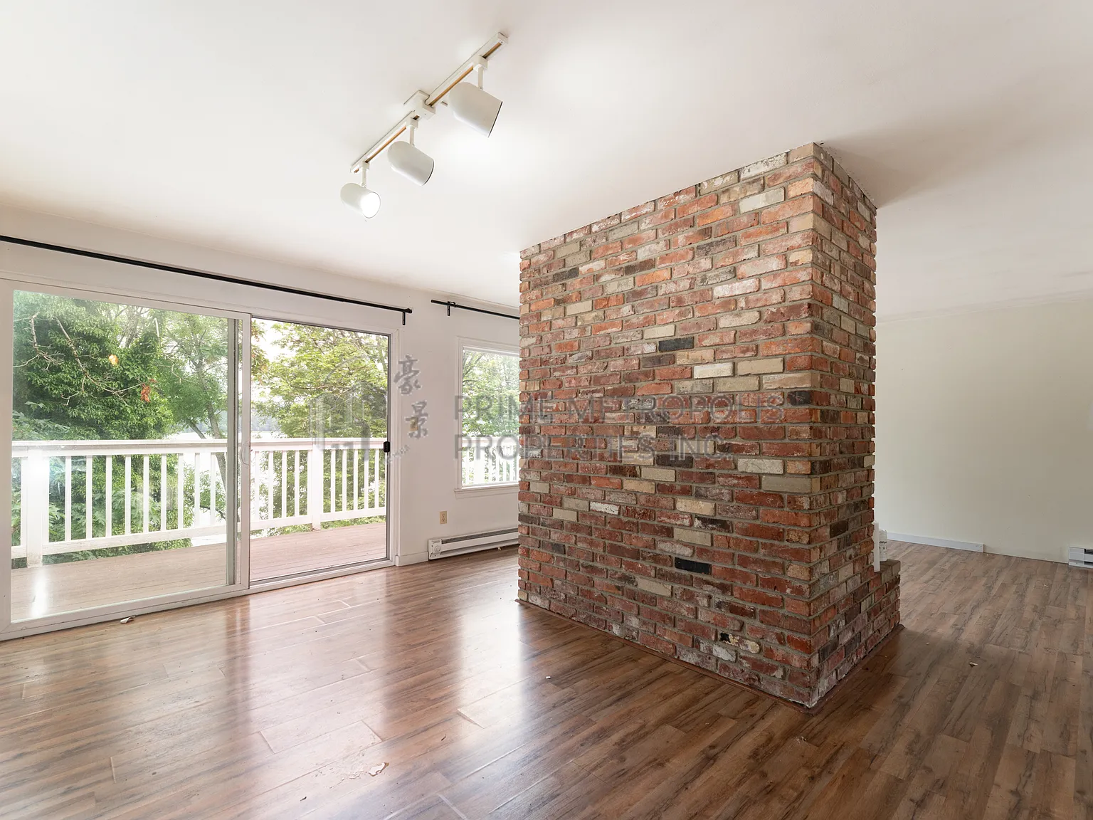10706 Lakeside Ave NE Seattle WA 98125 LCG (S) - 1 — Photo 4