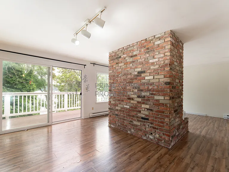 10706 Lakeside Ave NE — Photo 4