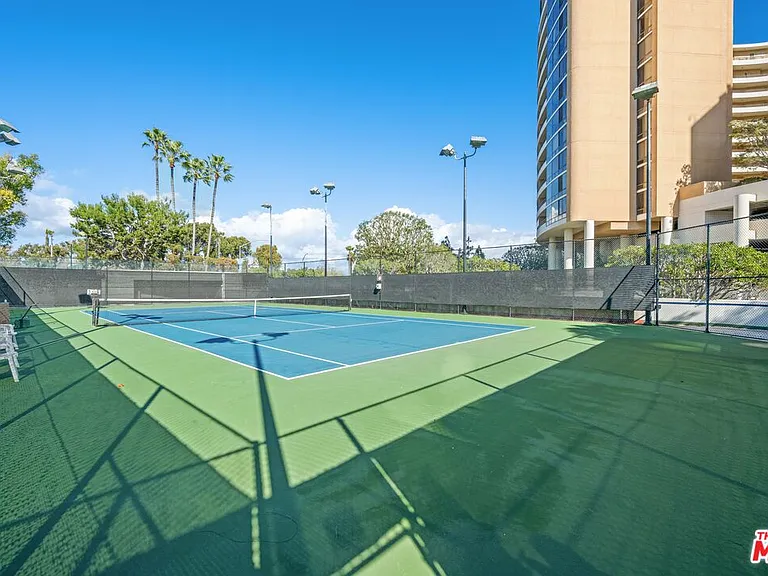 4316 Marina City Dr #1033 — Photo 40