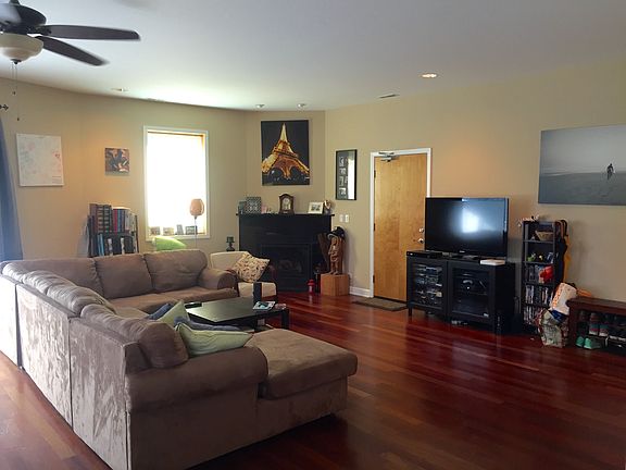 5th image of 1656 N Bosworth Ave APT 3S