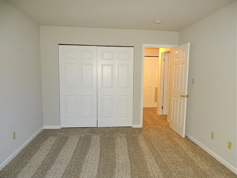 128 Hilldale Dr #Q — Photo 10
