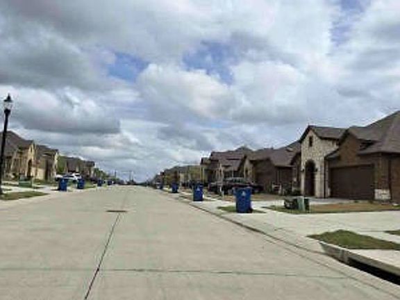 Exterior Neighborhood (street photo)