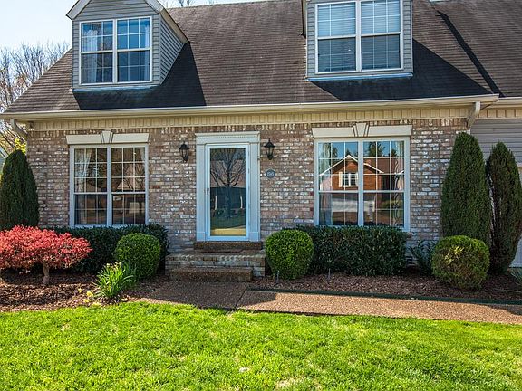 2nd image of 1585 Birchwood Cir