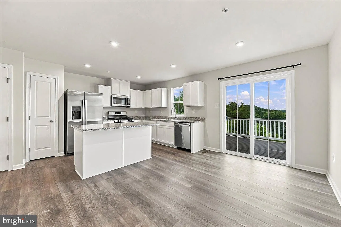 3 bed, 2.5 bath, 1500 sqft, $2,600 — Photo 3