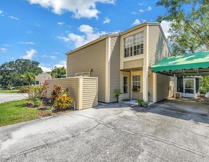 1st image of 6905 Lake Place Ct
