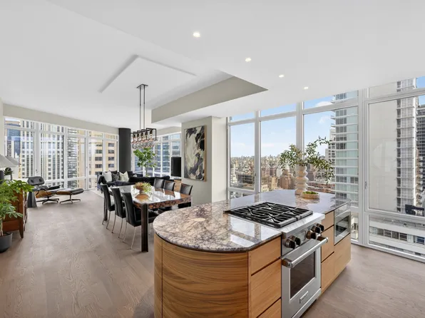 207 East 57th Street image 1 of 34