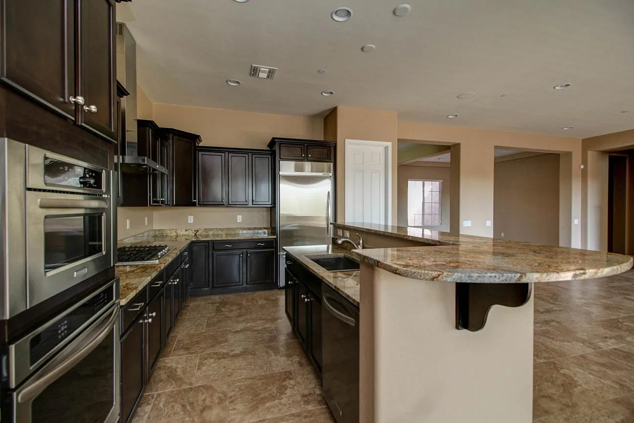 3 bed, 2669 sqft, $2,795 — Photo 2